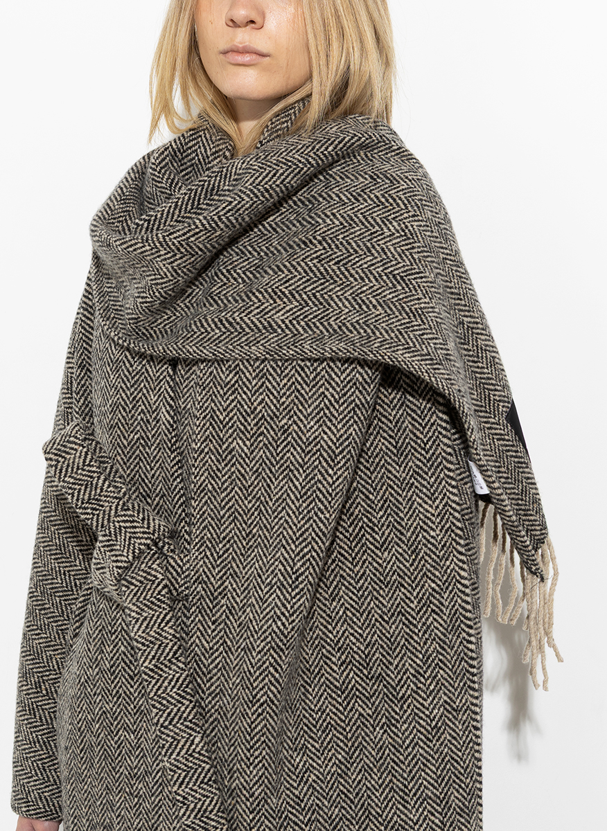 Weekend Max Mara Zenica tweed jacket with scarf