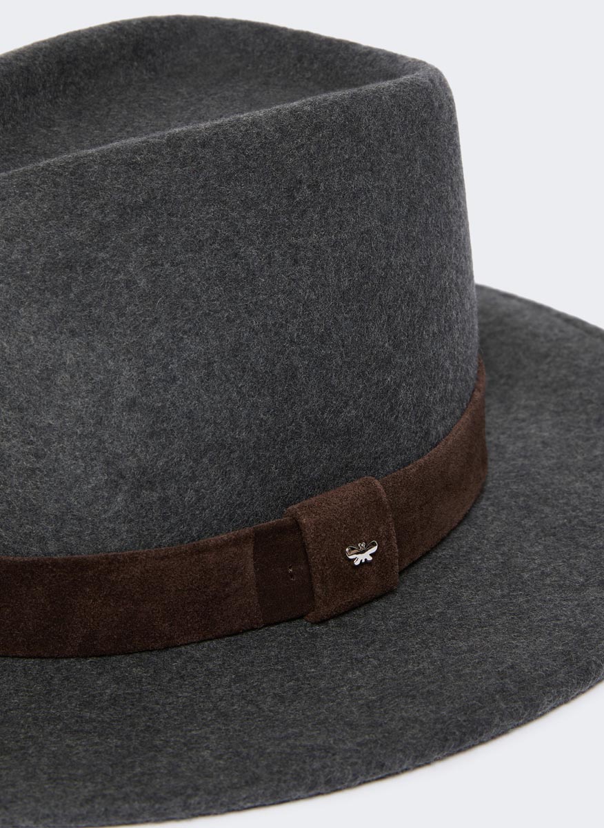 Шапка с периферия Weekend Max Mara