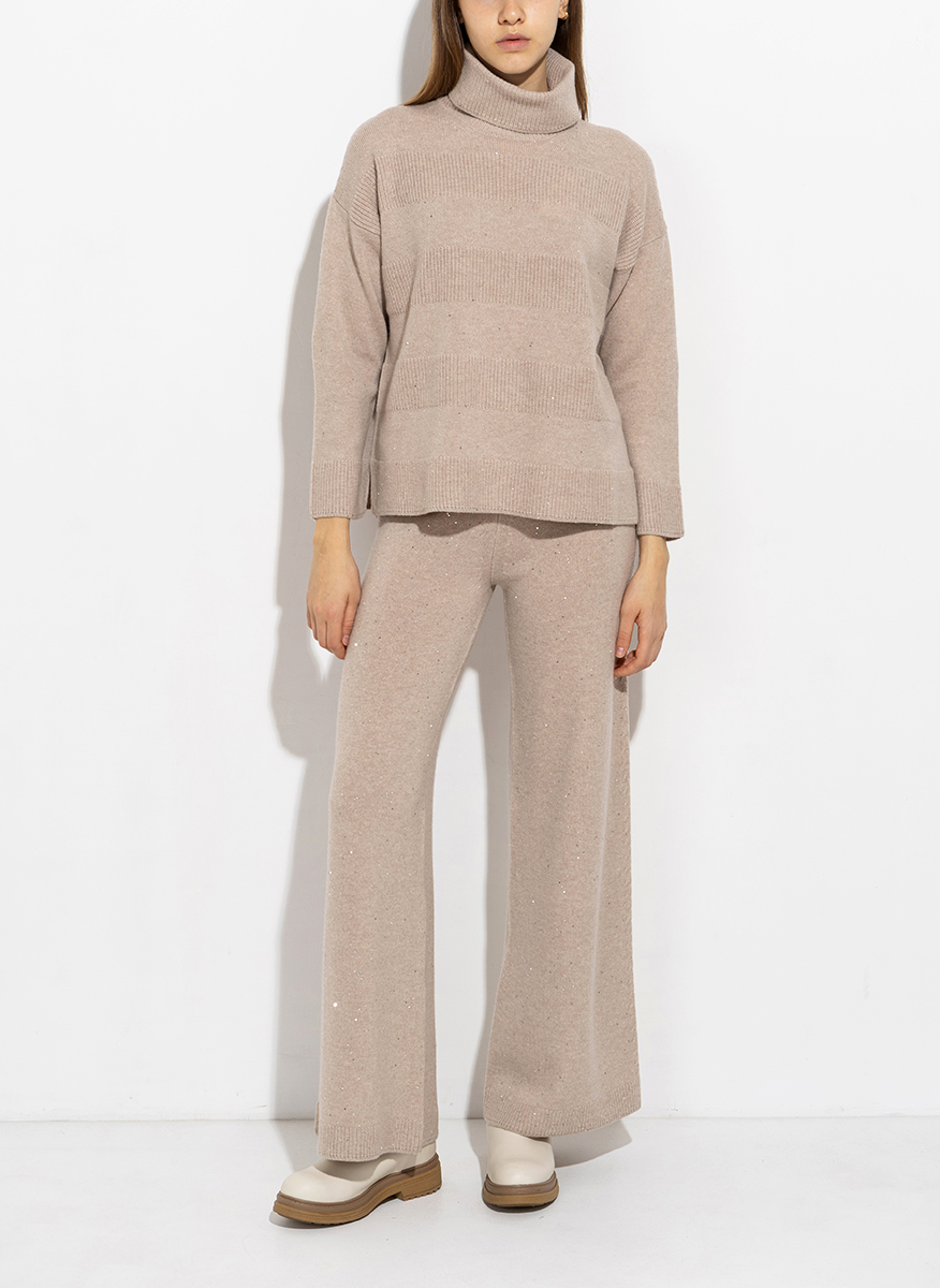 D.Exterior wool blend trousers