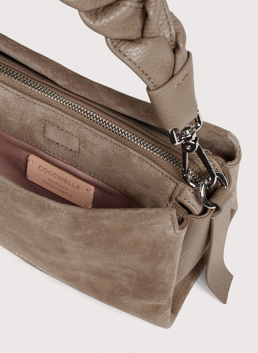 Велурена чанта Coccinelle Boheme Small