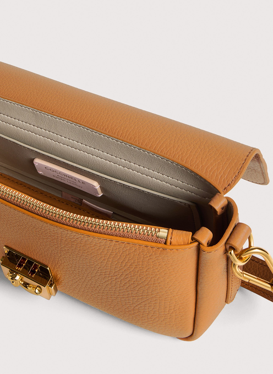 Чанта Coccinelle C-Me Lock Medium