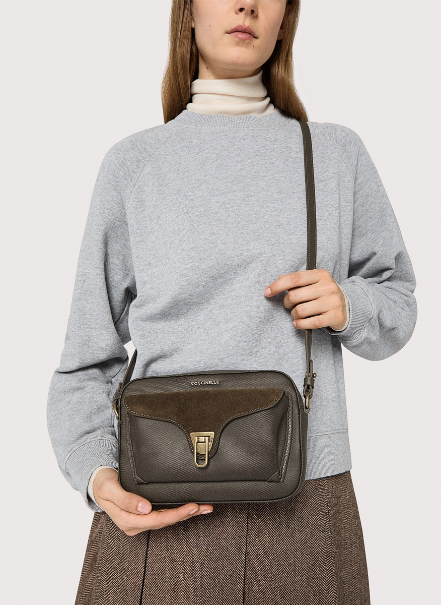 Мини чанта Coccinelle Beat Fango Small