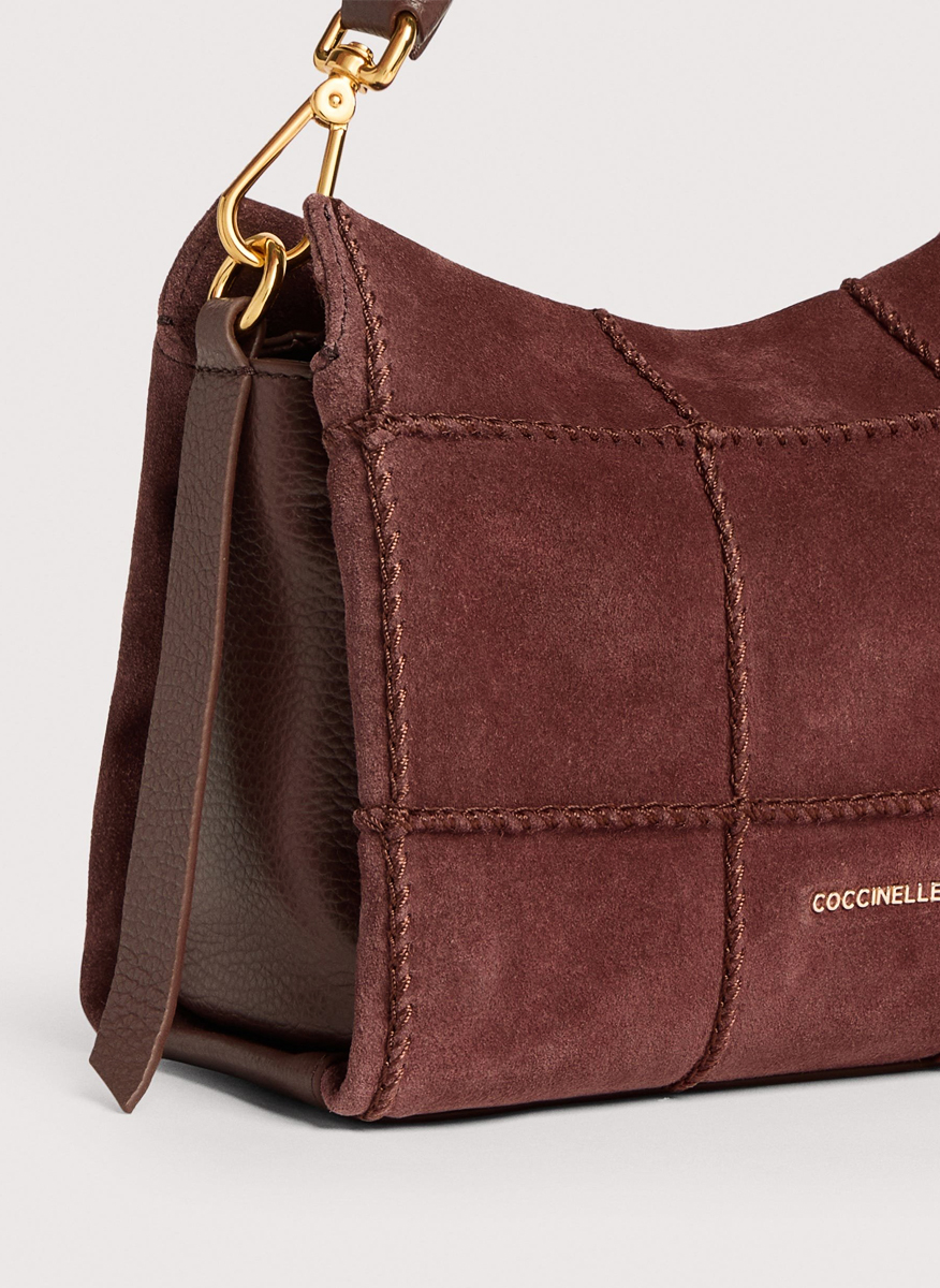 Велурена чанта Coccinelle Boheme Berry Small 