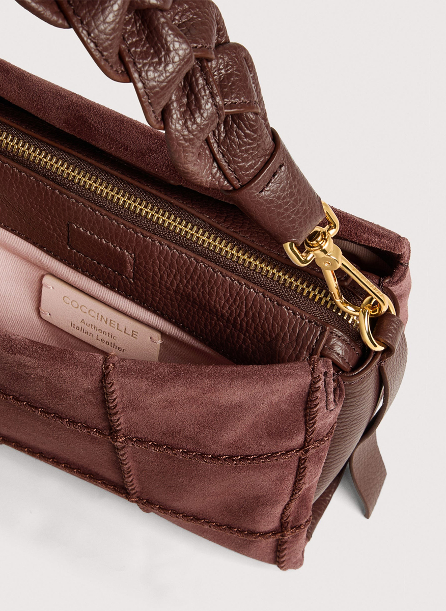 Велурена чанта Coccinelle Boheme Berry Small 