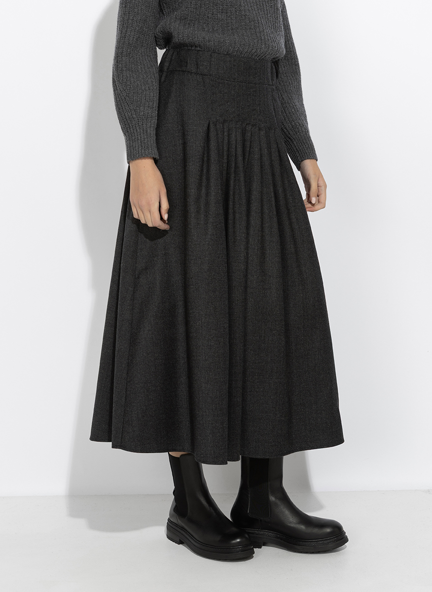 Weekend Max Mara Wkdovest midi skirt featuring a pleated design