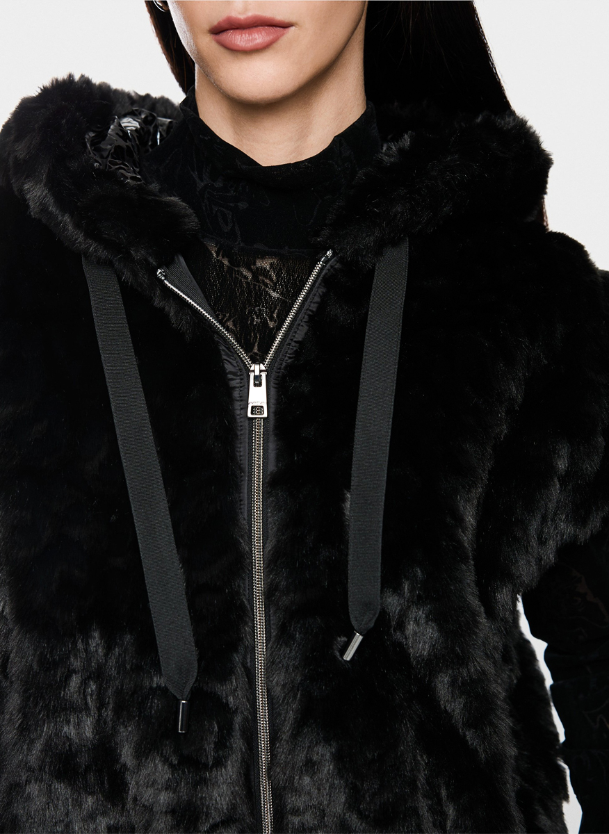 Елек с качулка 'Faux fur' Marc Cain Additions