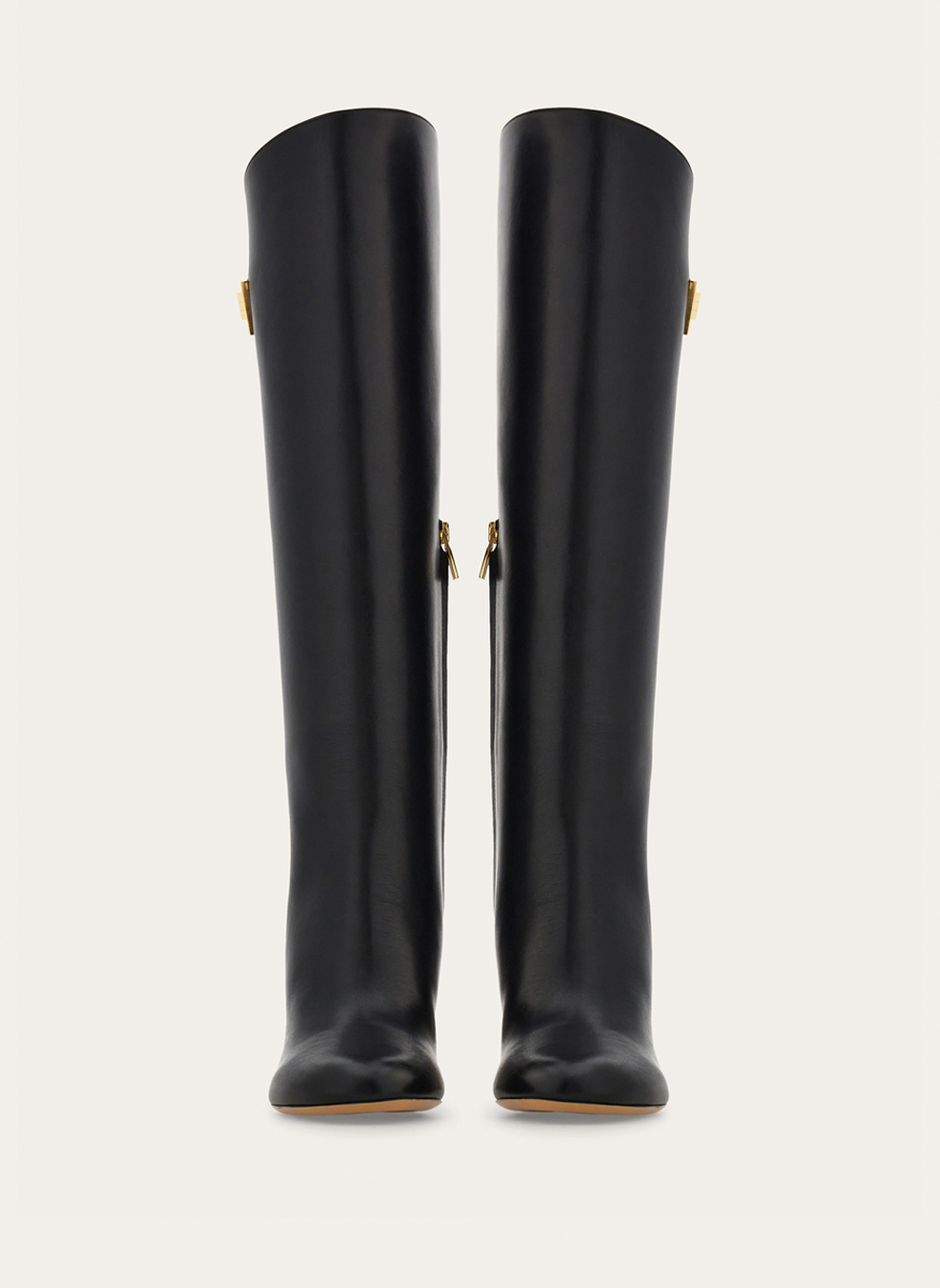 Високи кожени ботуши с 'Hug buckle' Ferragamo