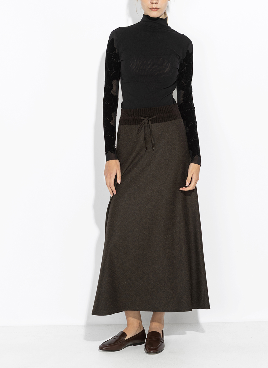 D.Exterior long wool skirt