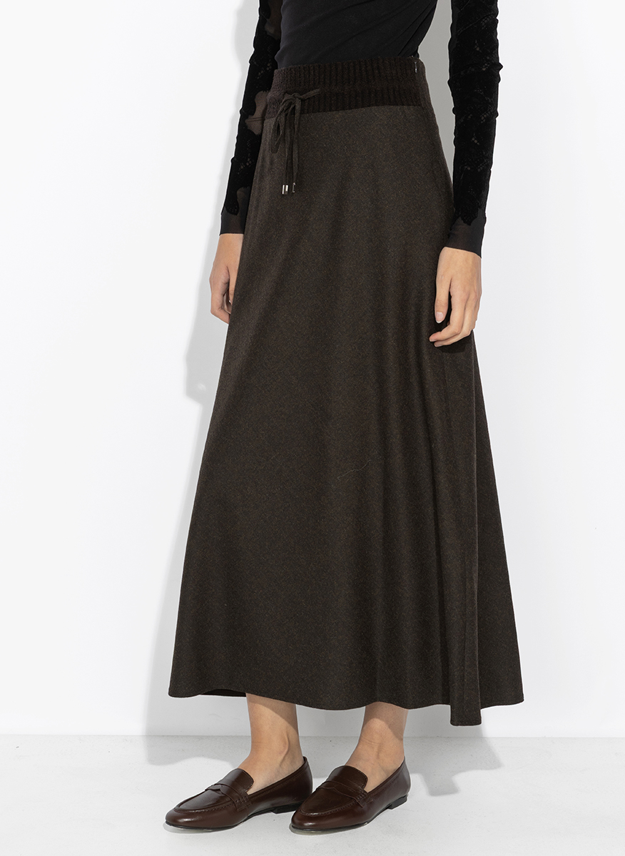 D.Exterior long wool skirt