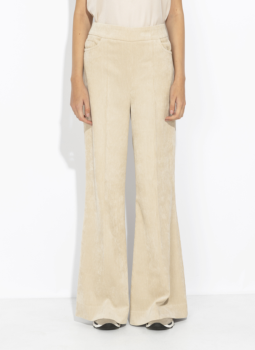 D.Exterior corduroy trousers