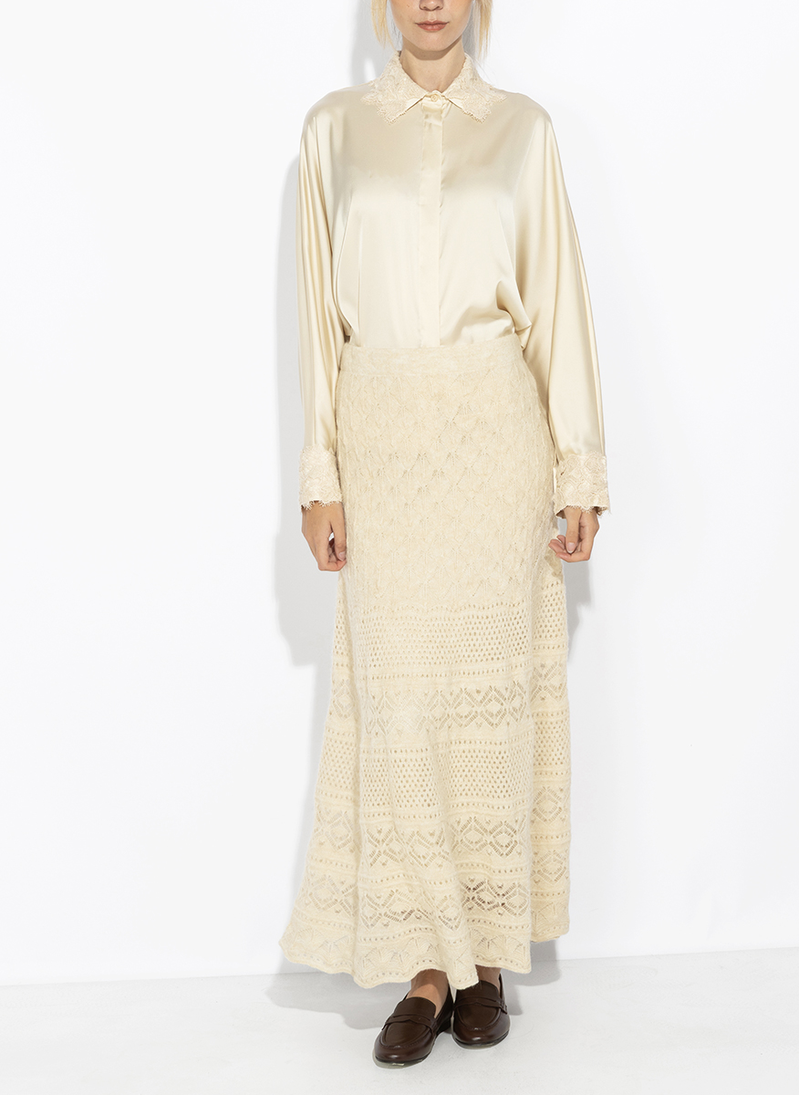 D.Exterior knitted skirt