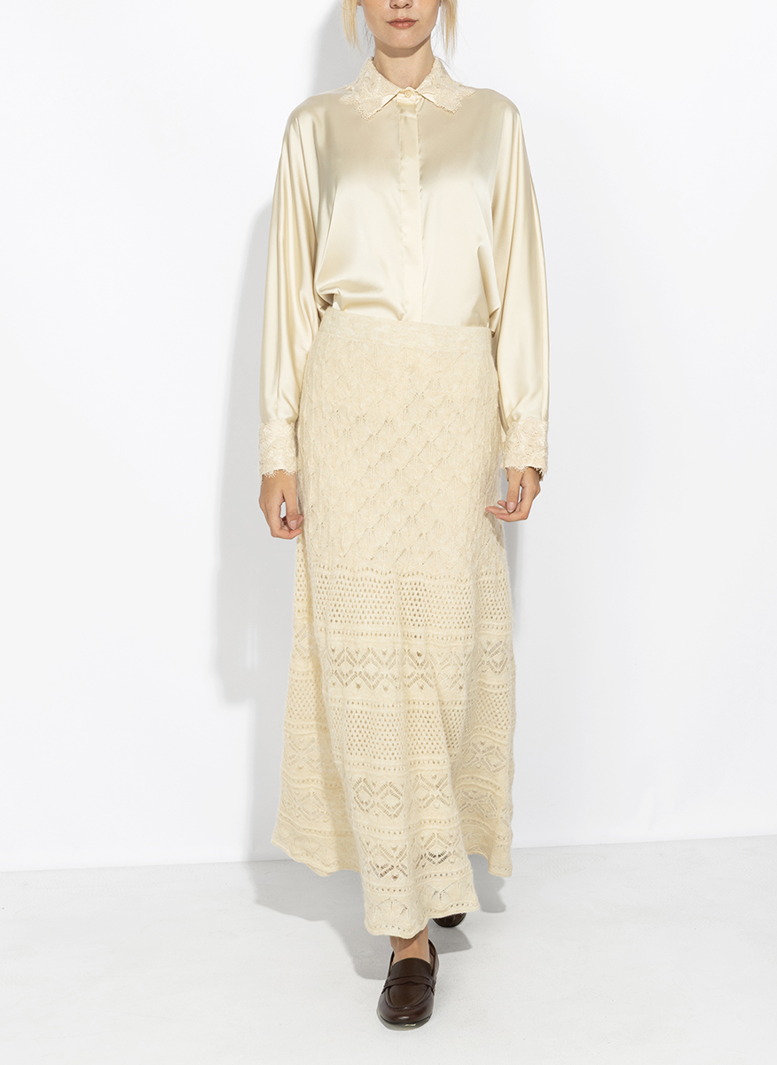 D.Exterior knitted skirt