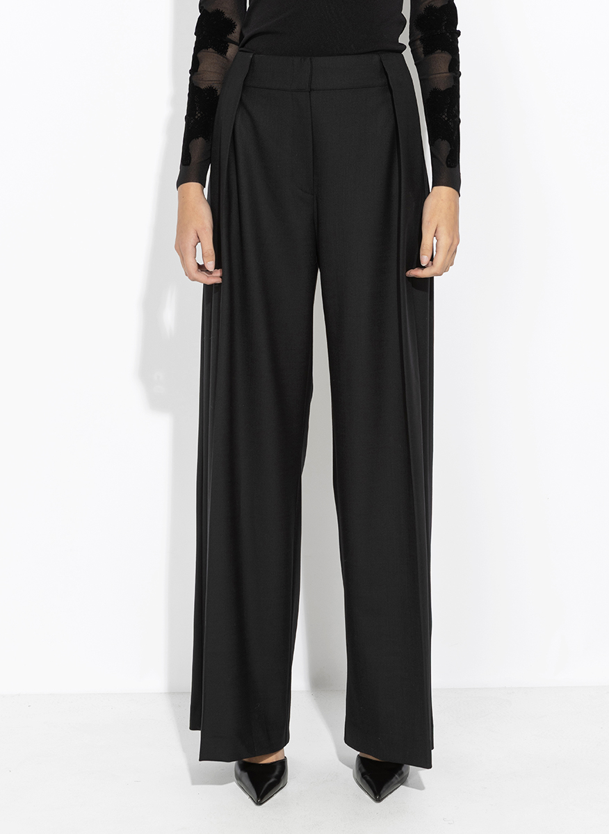 D.Exterior pleated wool pants