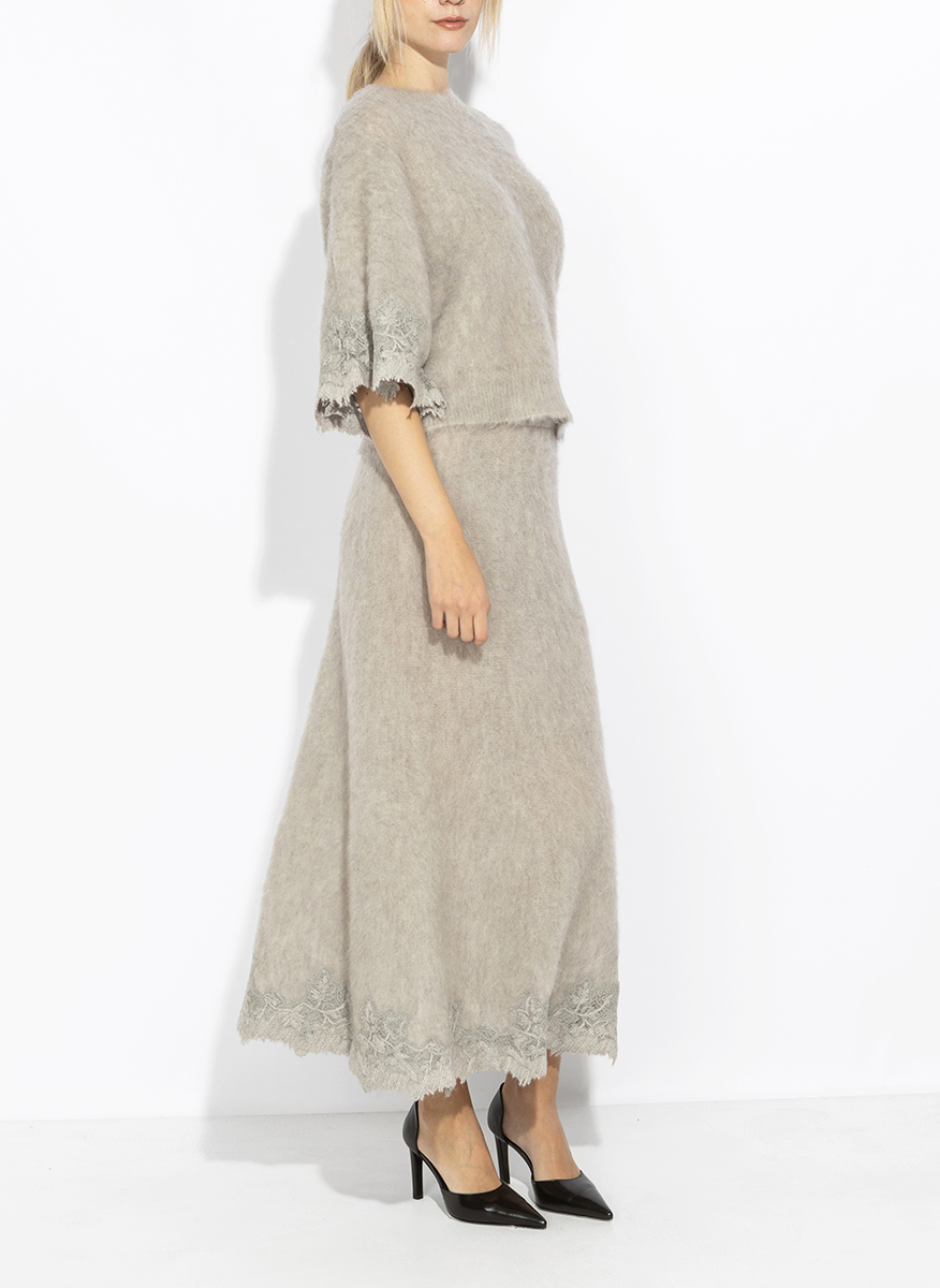 D.Exterior wool and alpaca blend sweater