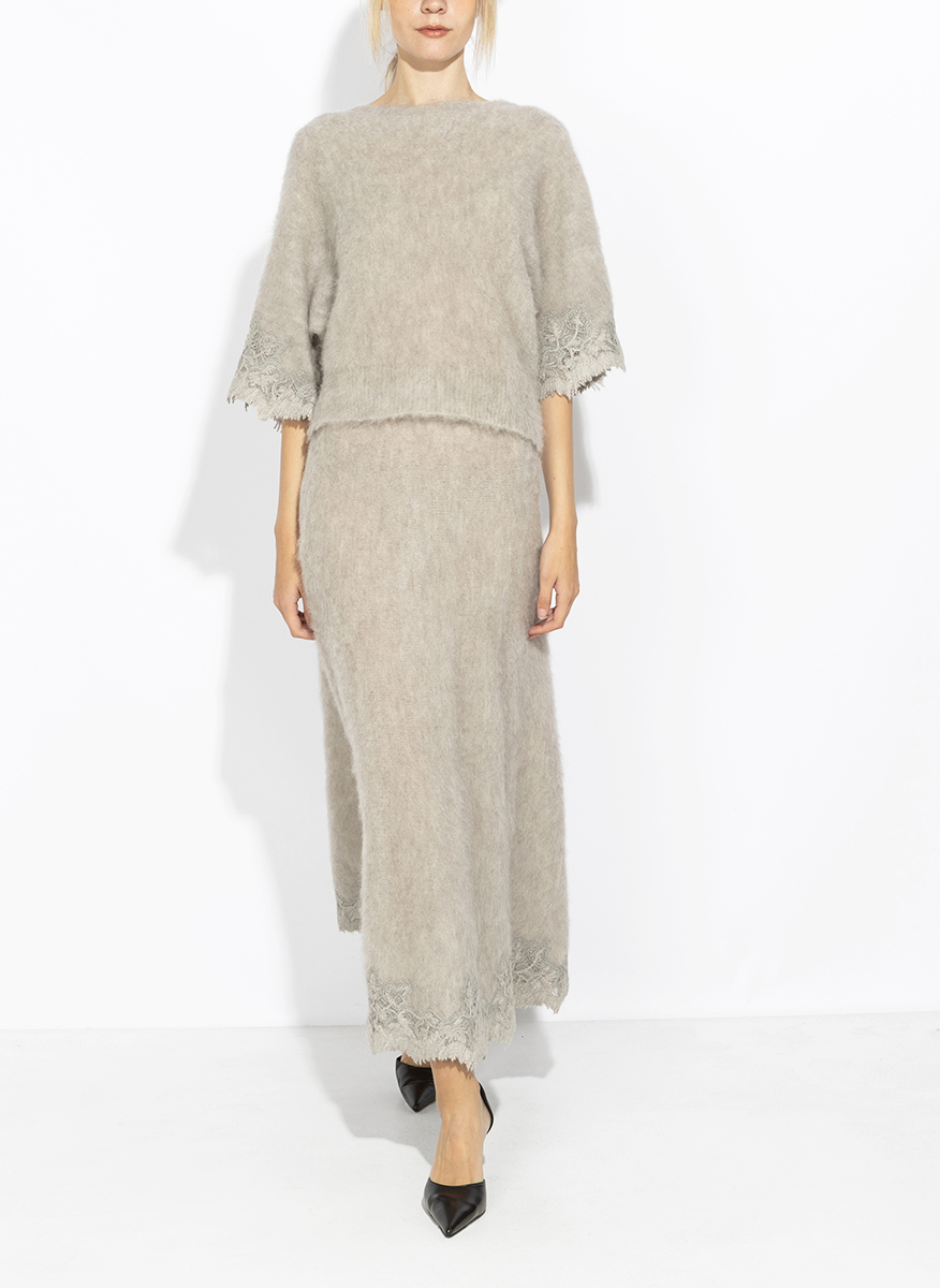 D.Exterior wool and alpaca blend sweater