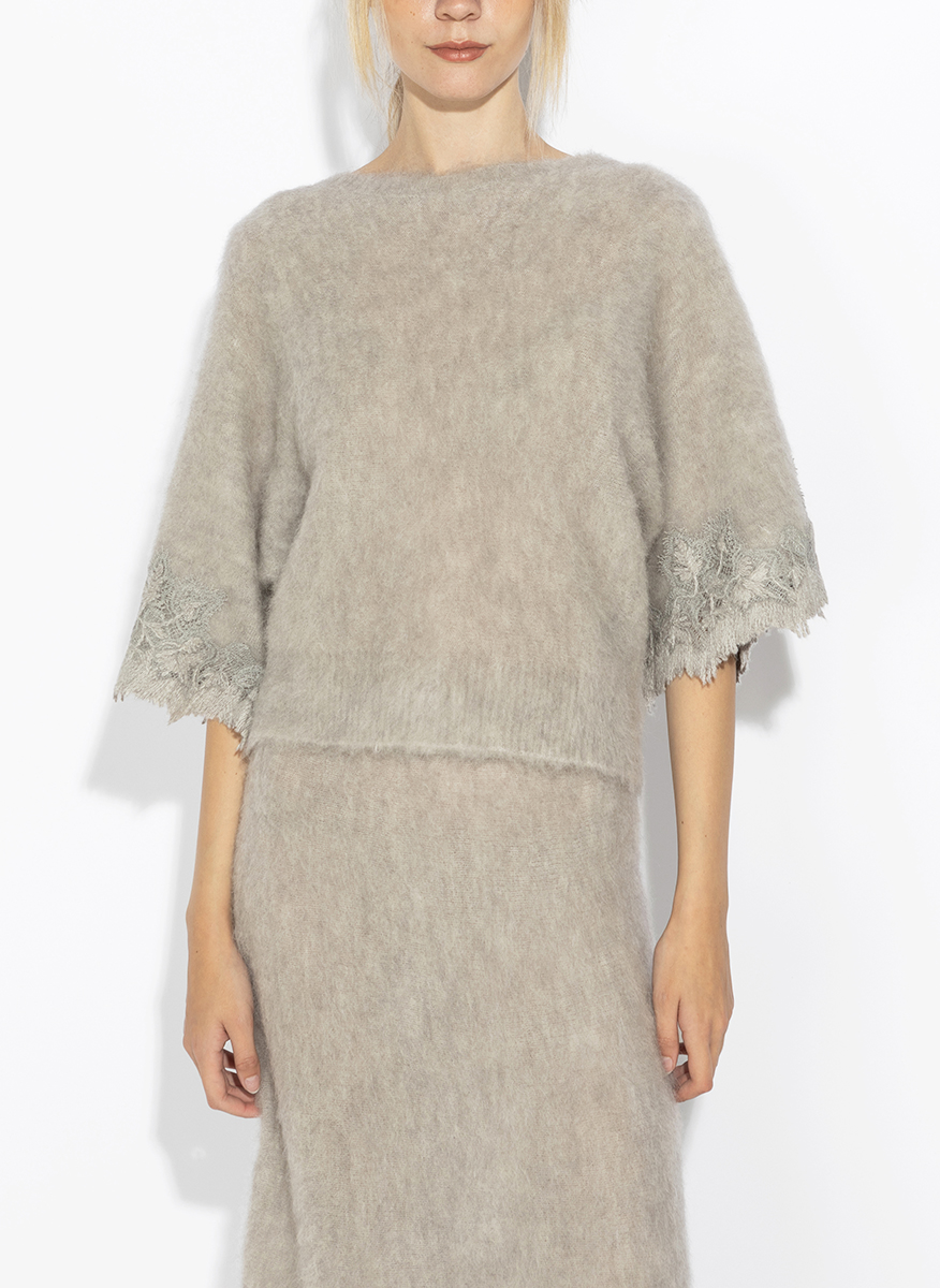 D.Exterior wool and alpaca blend sweater