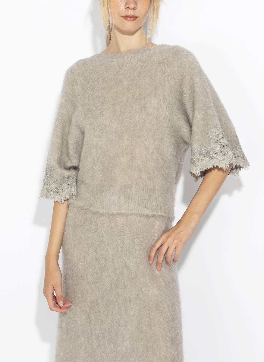 D.Exterior wool and alpaca blend sweater