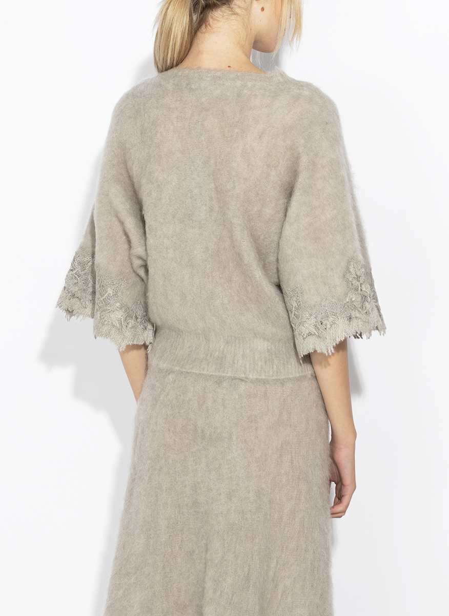 D.Exterior wool and alpaca blend sweater