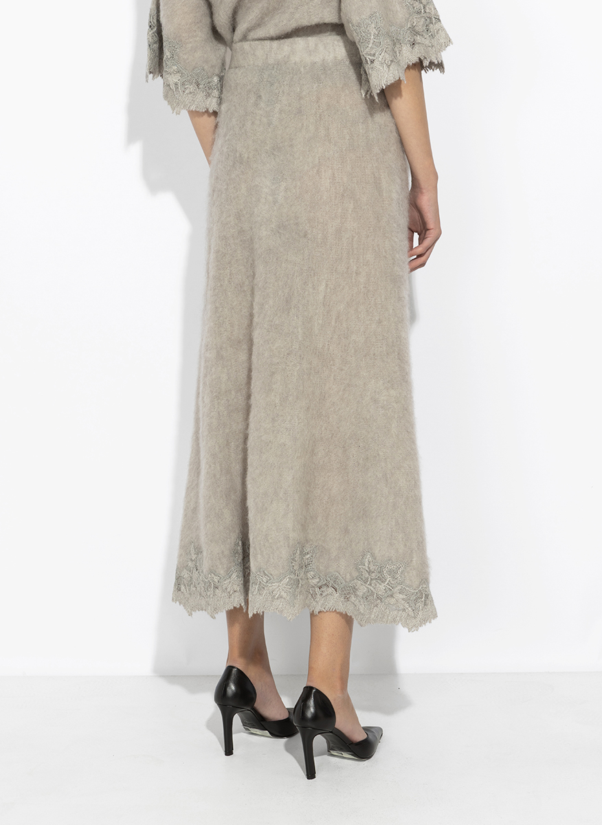 D.Exterior wool and alpaca skirt