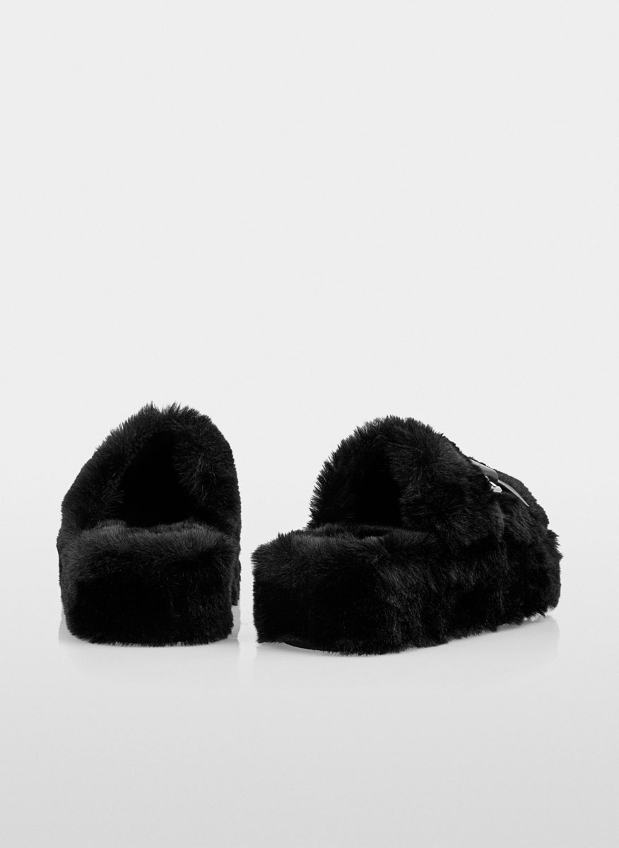 Чехли 'Fun fur' Marc Cain Sports