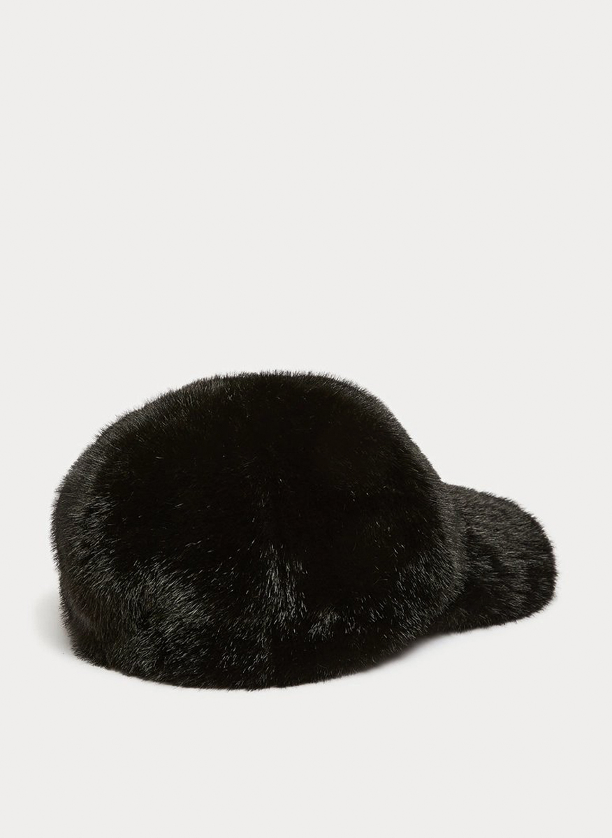 Шапка с козирка 'Faux fur' Marina Rinaldi Mrspila