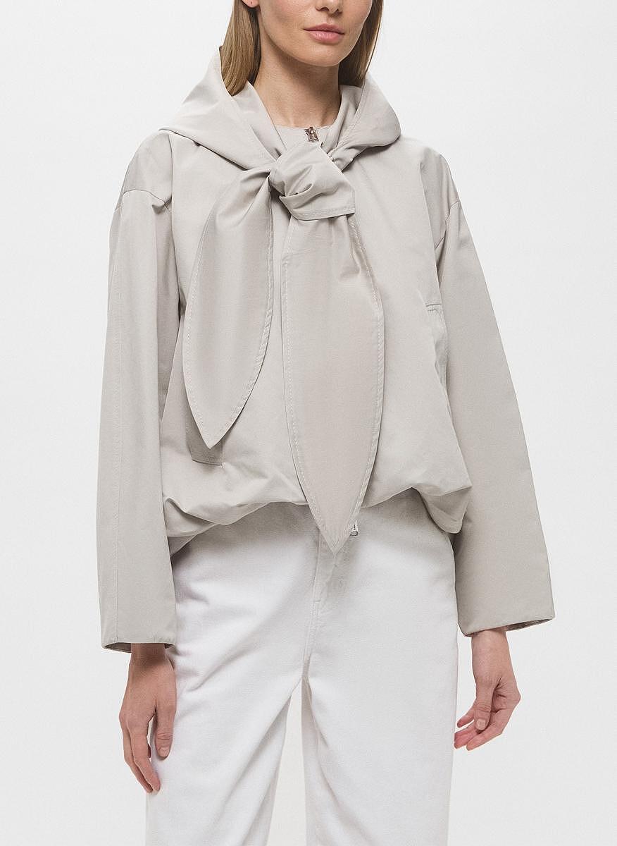 Яке с водоустойчив ефект Marella Rising